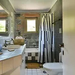 Feriehus River House Andros Vitali